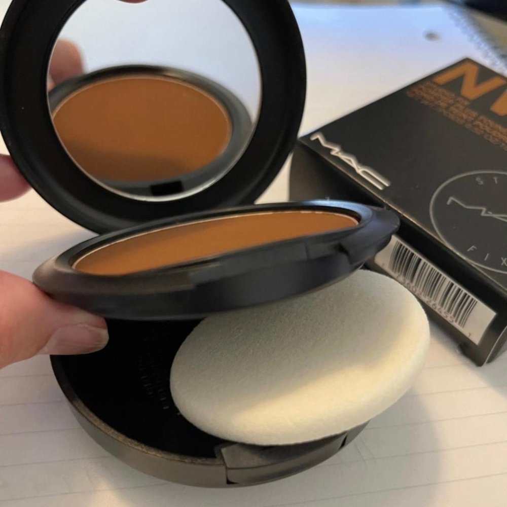 (( NW58 ))  Mac Cosmetics Studio Fix Powder to Foundation Its very dark - Picture 3 of 8